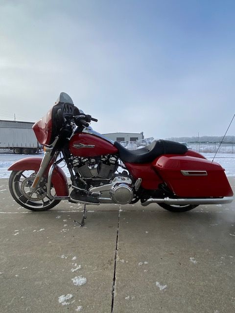 2023 Harley-Davidson Street Glide® in Waterloo, Iowa - Photo 5