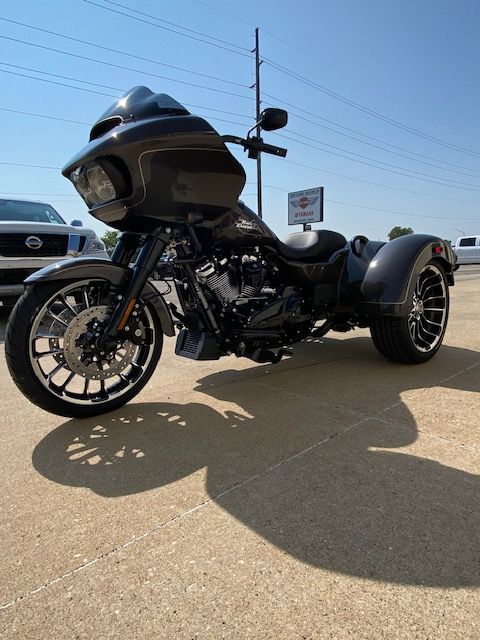 2023 Harley-Davidson Road Glide® 3 in Waterloo, Iowa - Photo 8