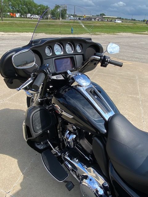 2024 Harley-Davidson Tri Glide® Ultra in Waterloo, Iowa - Photo 8