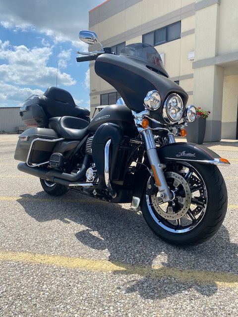 2018 Harley-Davidson Ultra Limited in Waterloo, Iowa - Photo 2