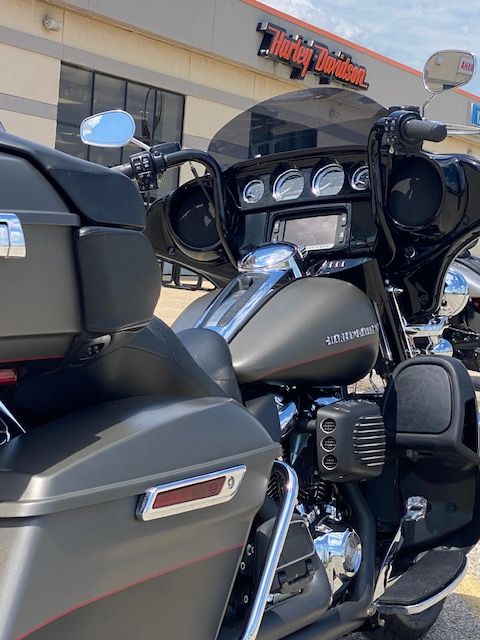 2018 Harley-Davidson Ultra Limited in Waterloo, Iowa - Photo 5