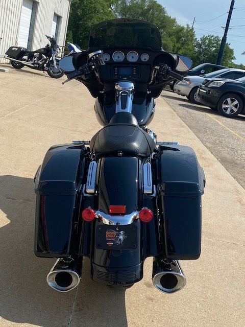 2014 Harley-Davidson Street Glide® in Waterloo, Iowa - Photo 4