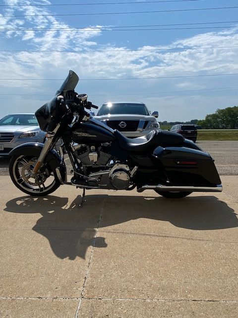 2014 Harley-Davidson Street Glide® in Waterloo, Iowa - Photo 5