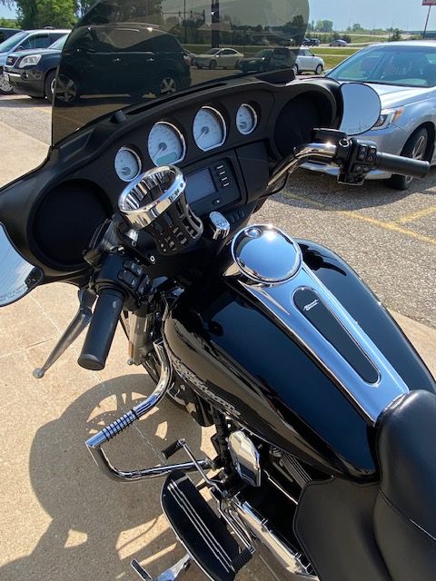 2014 Harley-Davidson Street Glide® in Waterloo, Iowa - Photo 7