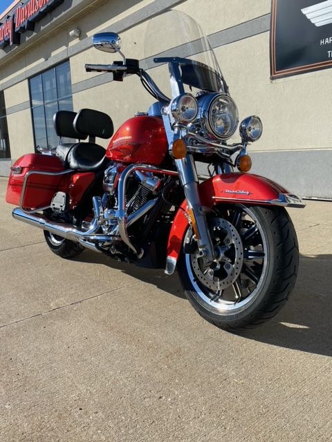 2017 Harley-Davidson Road King® in Waterloo, Iowa - Photo 2