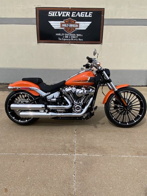 2023 Harley-Davidson Breakout in Waterloo, Iowa