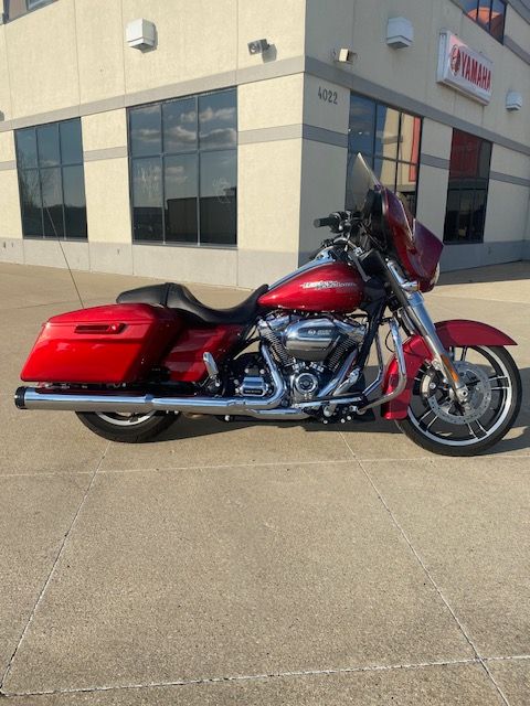2019 Harley-Davidson Street Glide® in Waterloo, Iowa - Photo 1