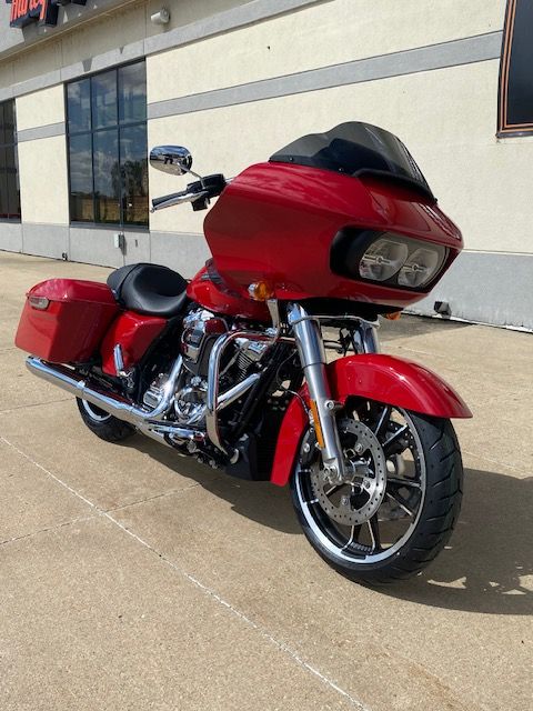 2023 Harley-Davidson Road Glide® in Waterloo, Iowa - Photo 2