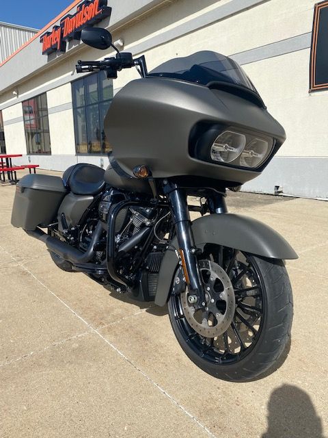 2019 Harley-Davidson Road Glide® Special in Waterloo, Iowa - Photo 1