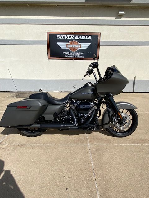 2019 Harley-Davidson Road Glide® Special in Waterloo, Iowa - Photo 2