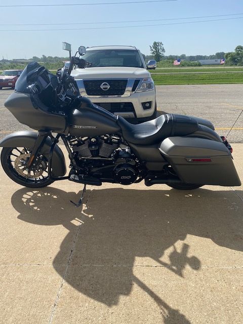 2019 Harley-Davidson Road Glide® Special in Waterloo, Iowa - Photo 6