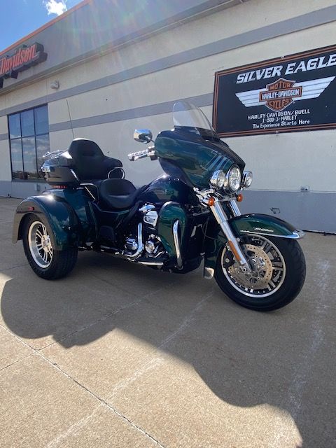 2021 Harley-Davidson Tri Glide® Ultra in Waterloo, Iowa - Photo 2