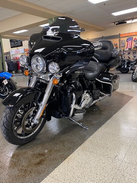 2019 Harley-Davidson Ultra Limited in Waterloo, Iowa - Photo 6