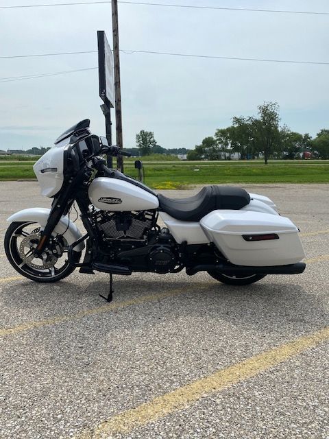 2024 Harley-Davidson Street Glide® in Waterloo, Iowa - Photo 6