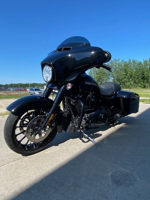 2018 Harley-Davidson Street Glide® Special in Waterloo, Iowa - Photo 7