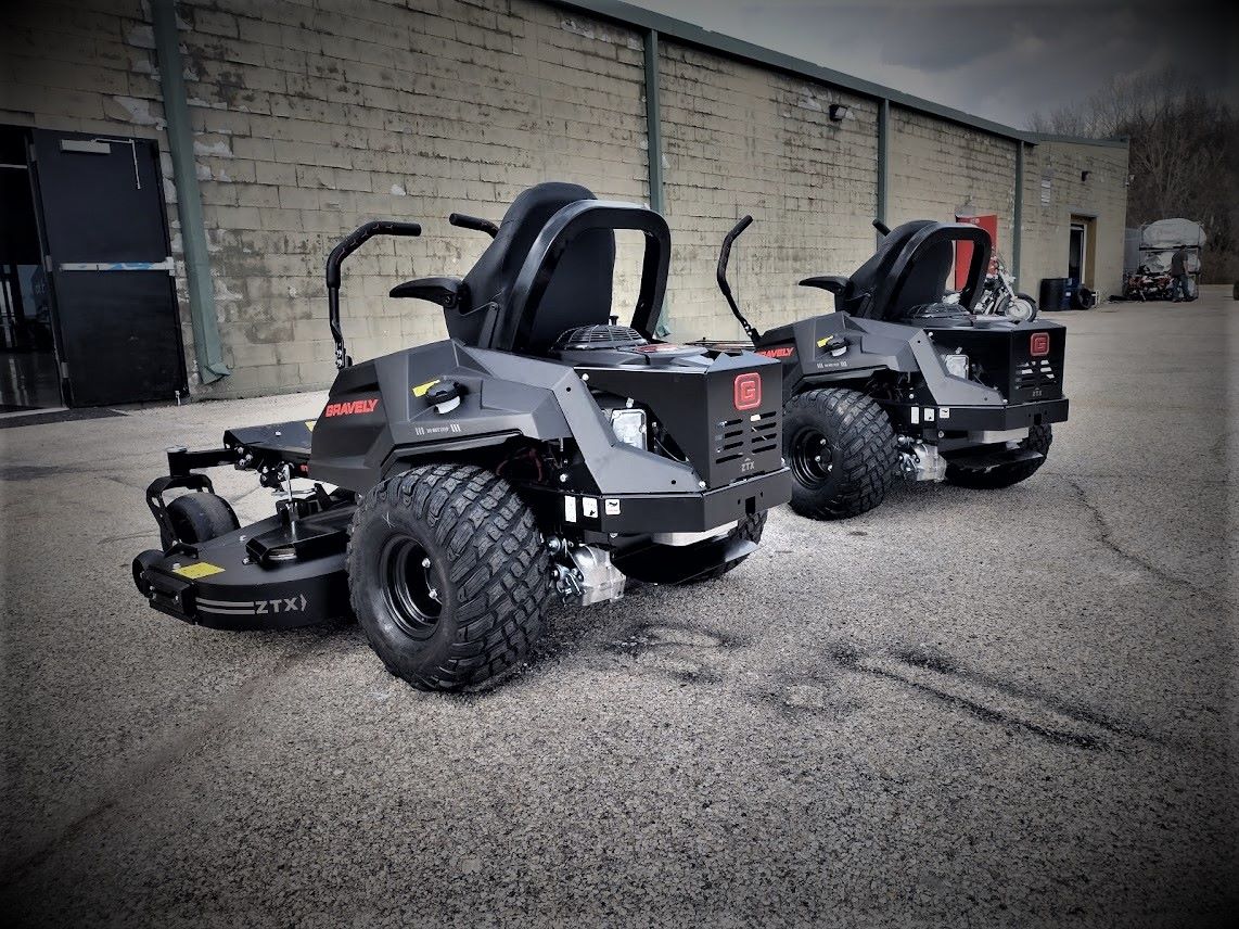 Gravely USA ZTX 52" Stealth Limited Edition in Lafayette, Indiana - Photo 7
