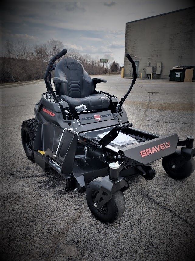 Gravely USA ZTX 52" Stealth Limited Edition in Lafayette, Indiana - Photo 10