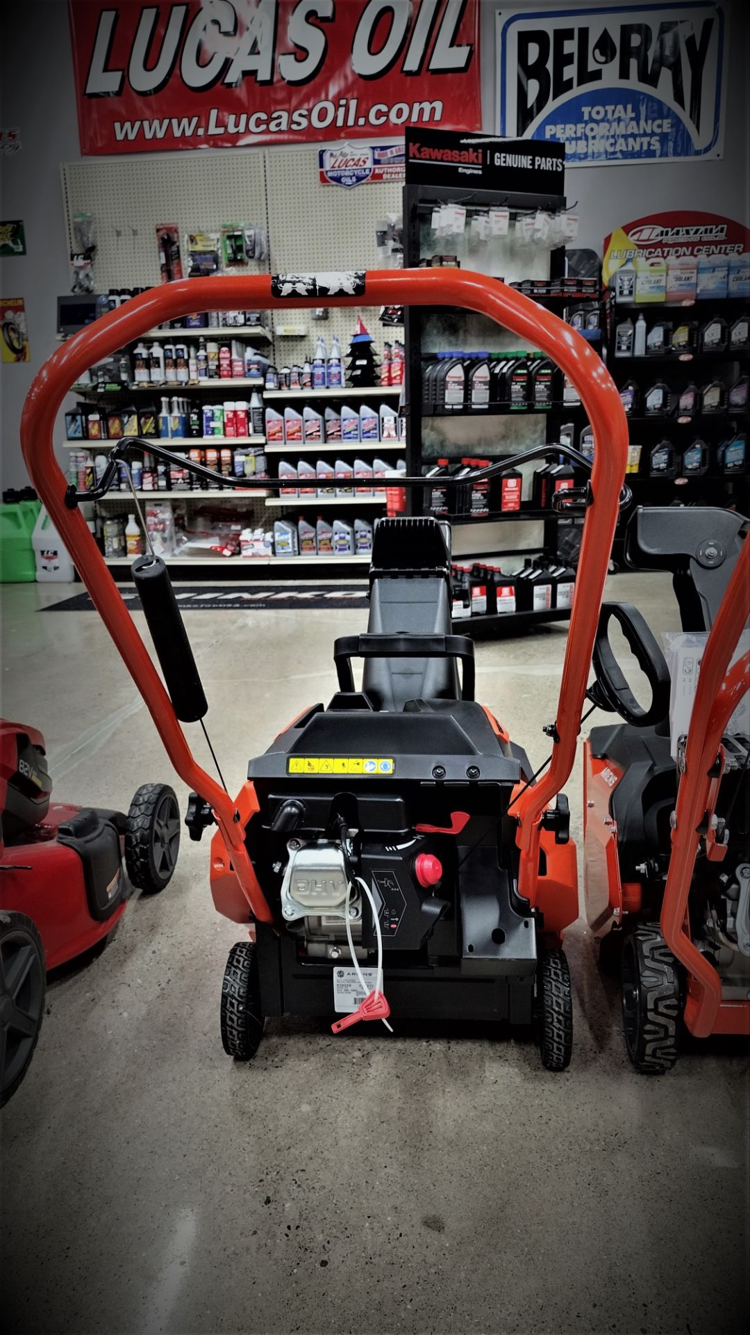 Ariens S18 Single Stage in Lafayette, Indiana - Photo 3