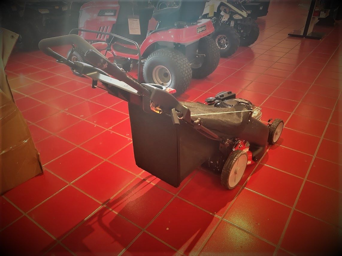Snapper Hi Vac 21 in. Briggs & Stratton Self-Propelled in Lafayette, Indiana - Photo 3