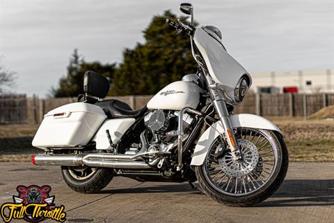 2016 Harley-Davidson Street Glide® in Lancaster, Texas - Photo 1