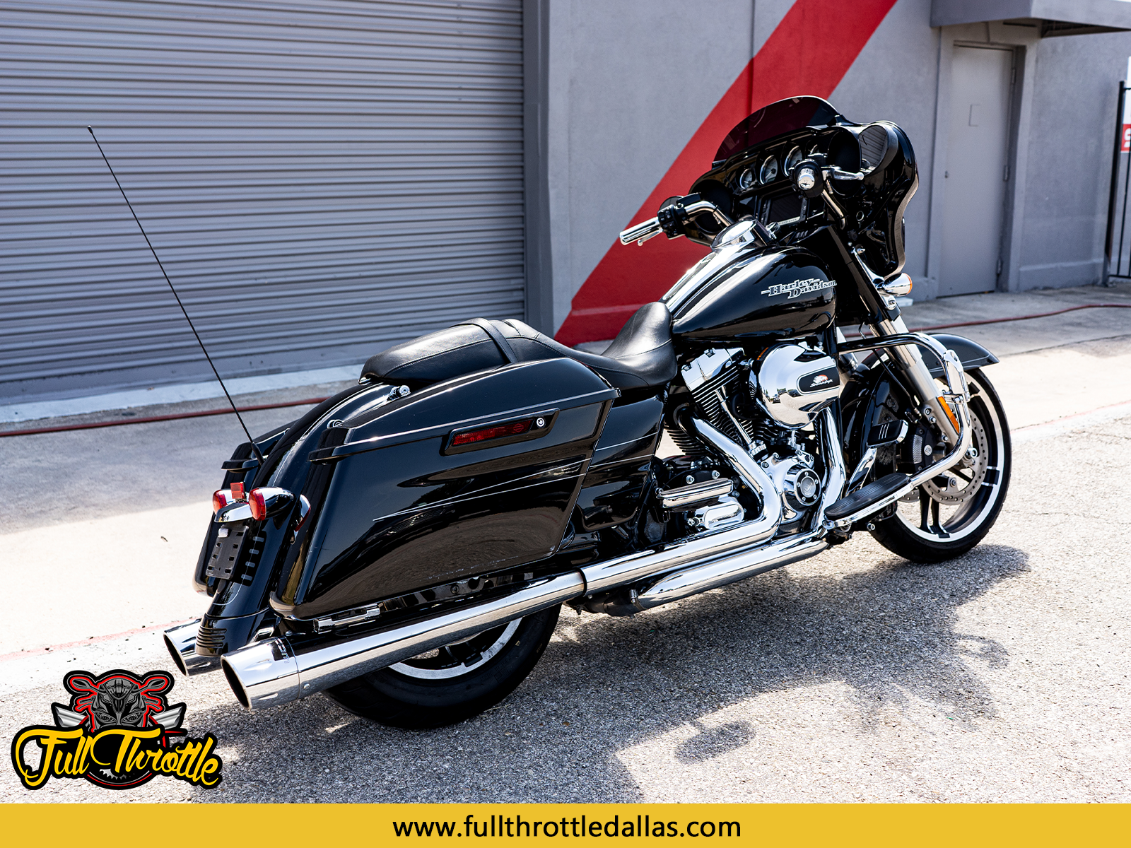 2015 Harley-Davidson Street Glide® Special in Lancaster, Texas - Photo 2