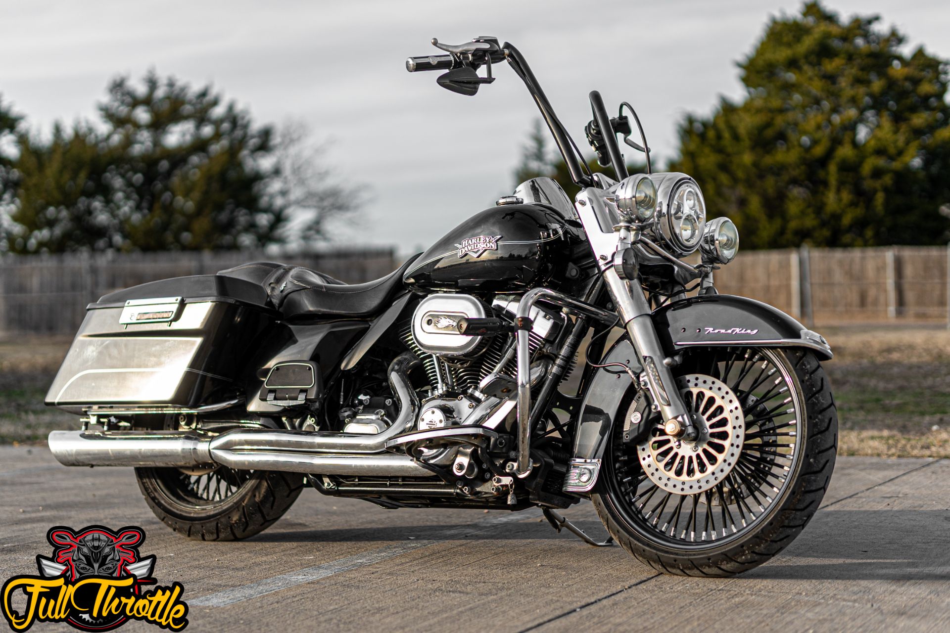 2011 Harley-Davidson Road King® Classic in Lancaster, Texas - Photo 1