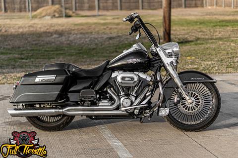 2011 Harley-Davidson Road King® Classic in Lancaster, Texas - Photo 2