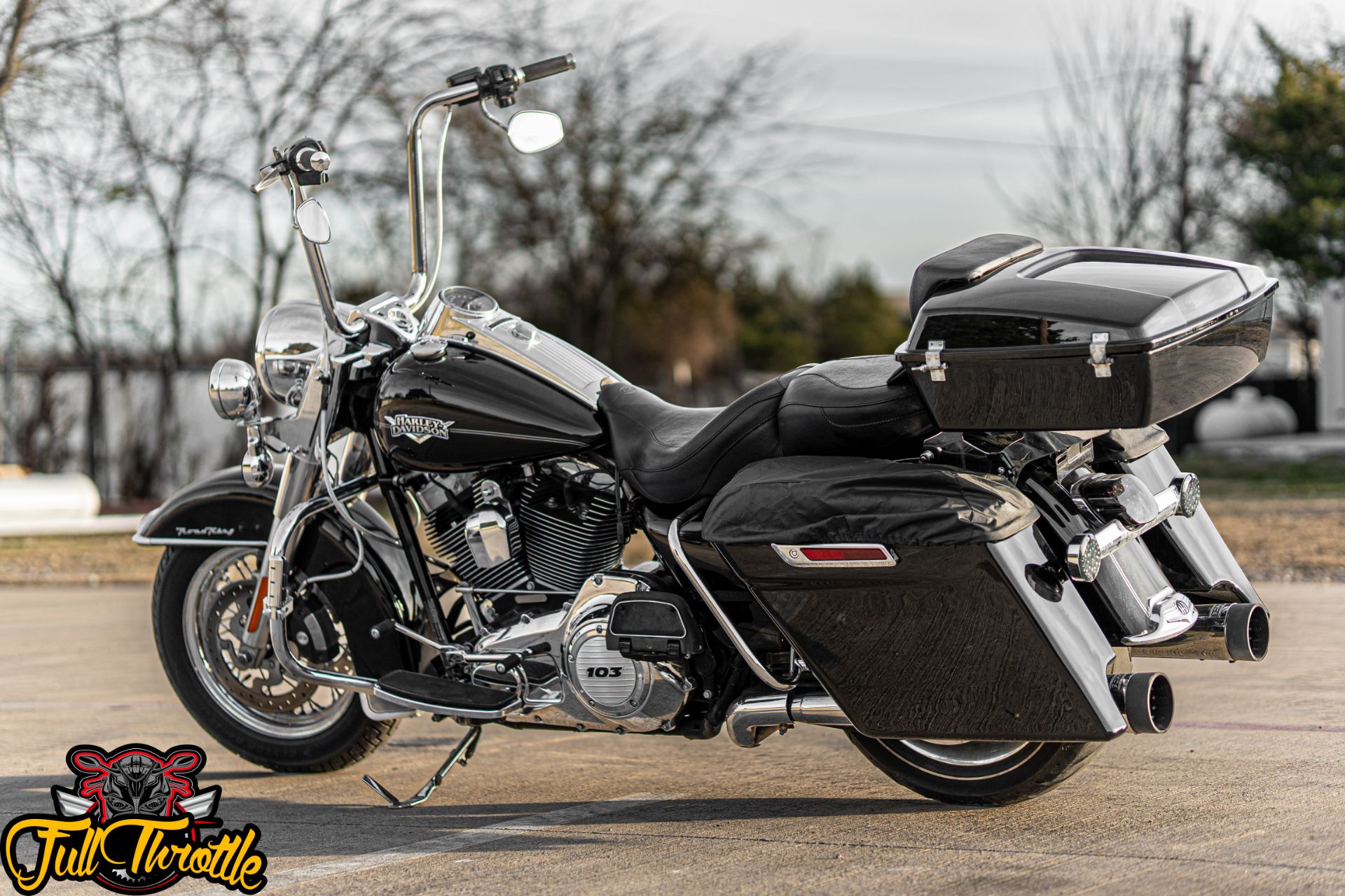 2012 Harley-Davidson Road King® Classic in Lancaster, Texas - Photo 5