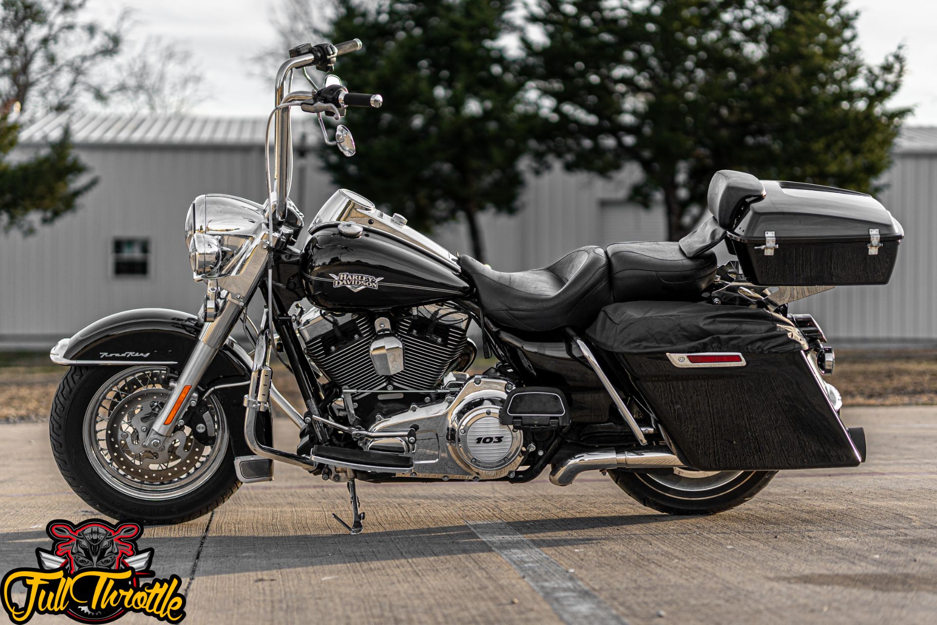 2012 Harley-Davidson Road King® Classic in Lancaster, Texas - Photo 6