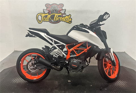 2017 KTM 390 Duke in Lancaster, Texas - Photo 6