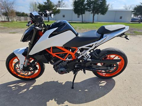 2017 KTM 390 Duke in Lancaster, Texas - Photo 5