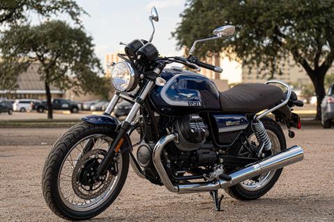 2022 Moto Guzzi V7 Special E5 in Houston, Texas - Photo 7