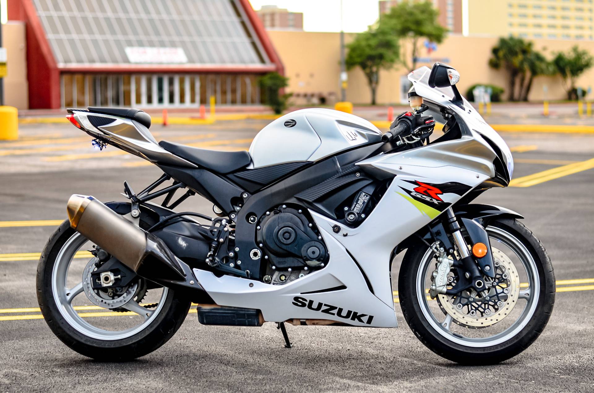 Мотоцикл suzuki gsx r600