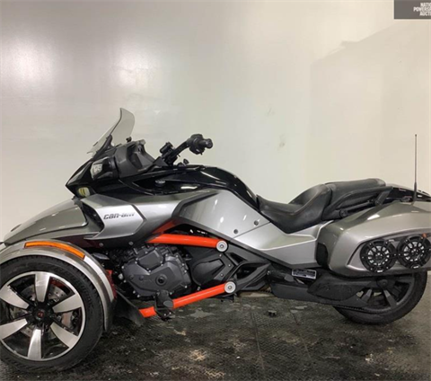 2016 Can-Am Spyder F3-T SE6 w/ Audio System in Houston, Texas - Photo 3