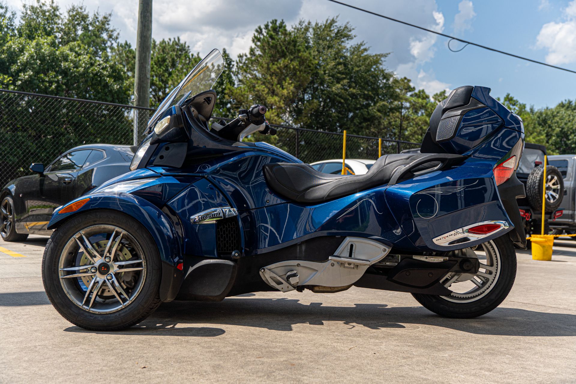 2011 Can-Am Spyder® RT Audio & Convenience SM5 in Houston, Texas - Photo 7