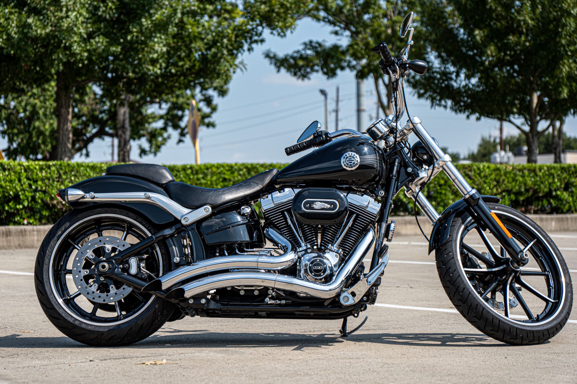2013 Harley-Davidson Softail® Breakout® in Houston, Texas - Photo 2
