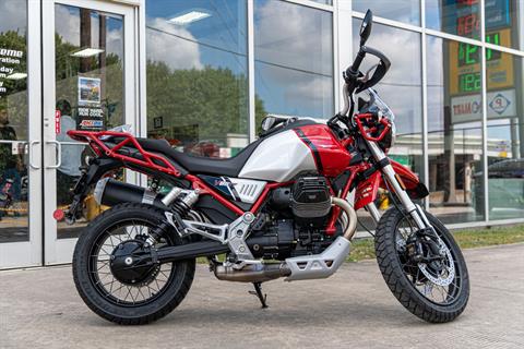 2022 Moto Guzzi V85 TT Adventure in Houston, Texas - Photo 2