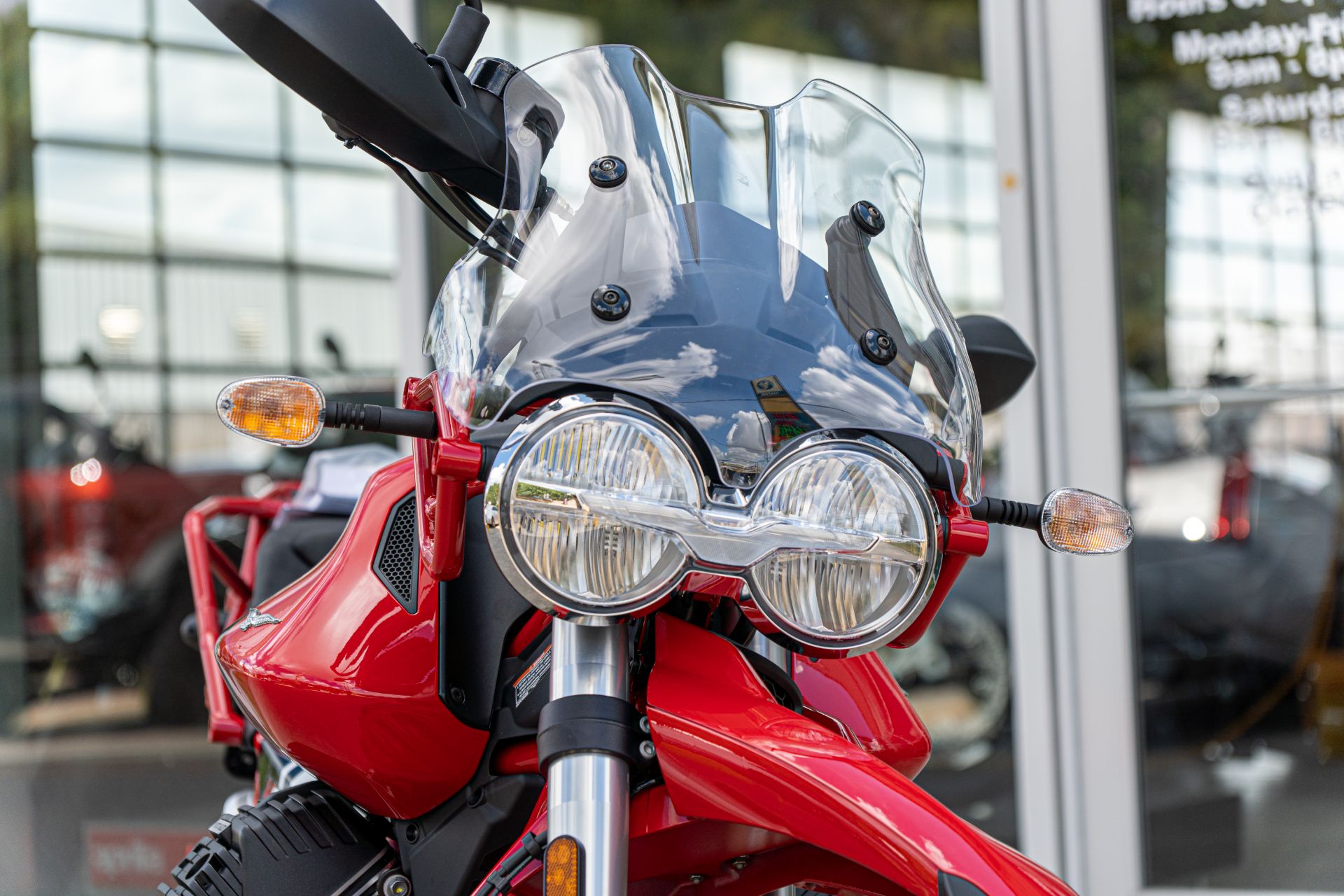 2022 Moto Guzzi V85 TT Adventure in Houston, Texas - Photo 8