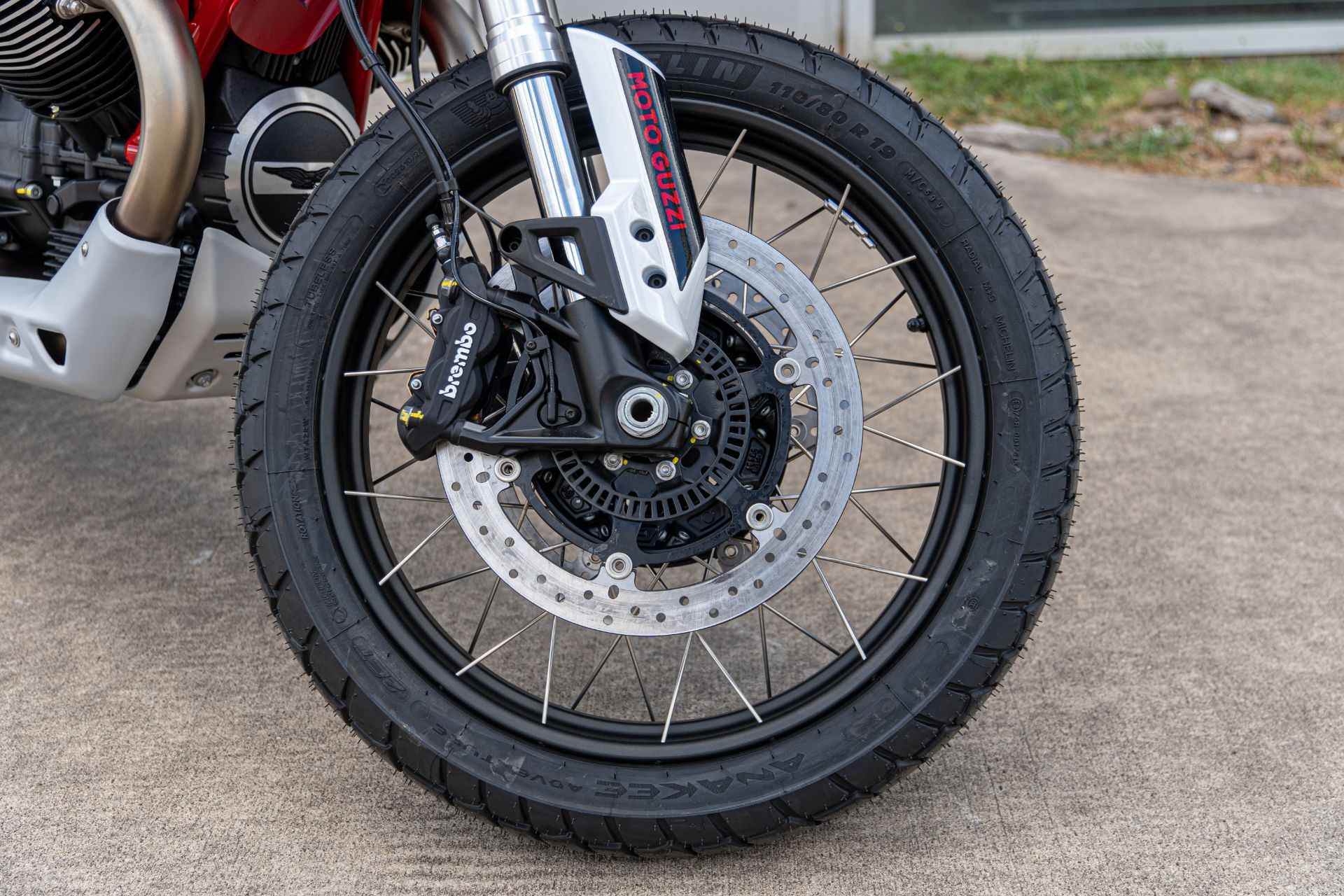 2022 Moto Guzzi V85 TT Adventure E5 in Houston, Texas - Photo 10