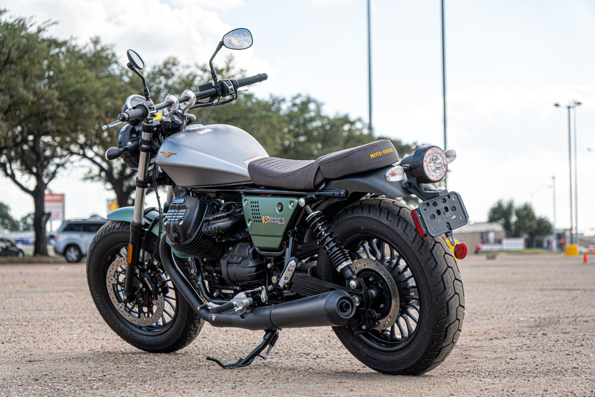 2022 Moto Guzzi V9 Bobber Centenario E5 in Houston, Texas - Photo 6