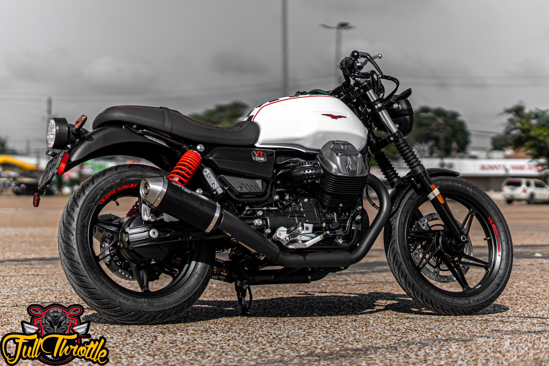 2024 Moto Guzzi V7 Stone Ten in Houston, Texas - Photo 3