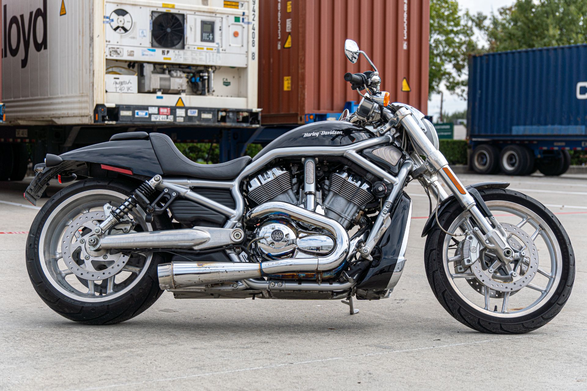 2012 Harley-Davidson V-Rod® 10th Anniversary Edition in Houston, Texas - Photo 2