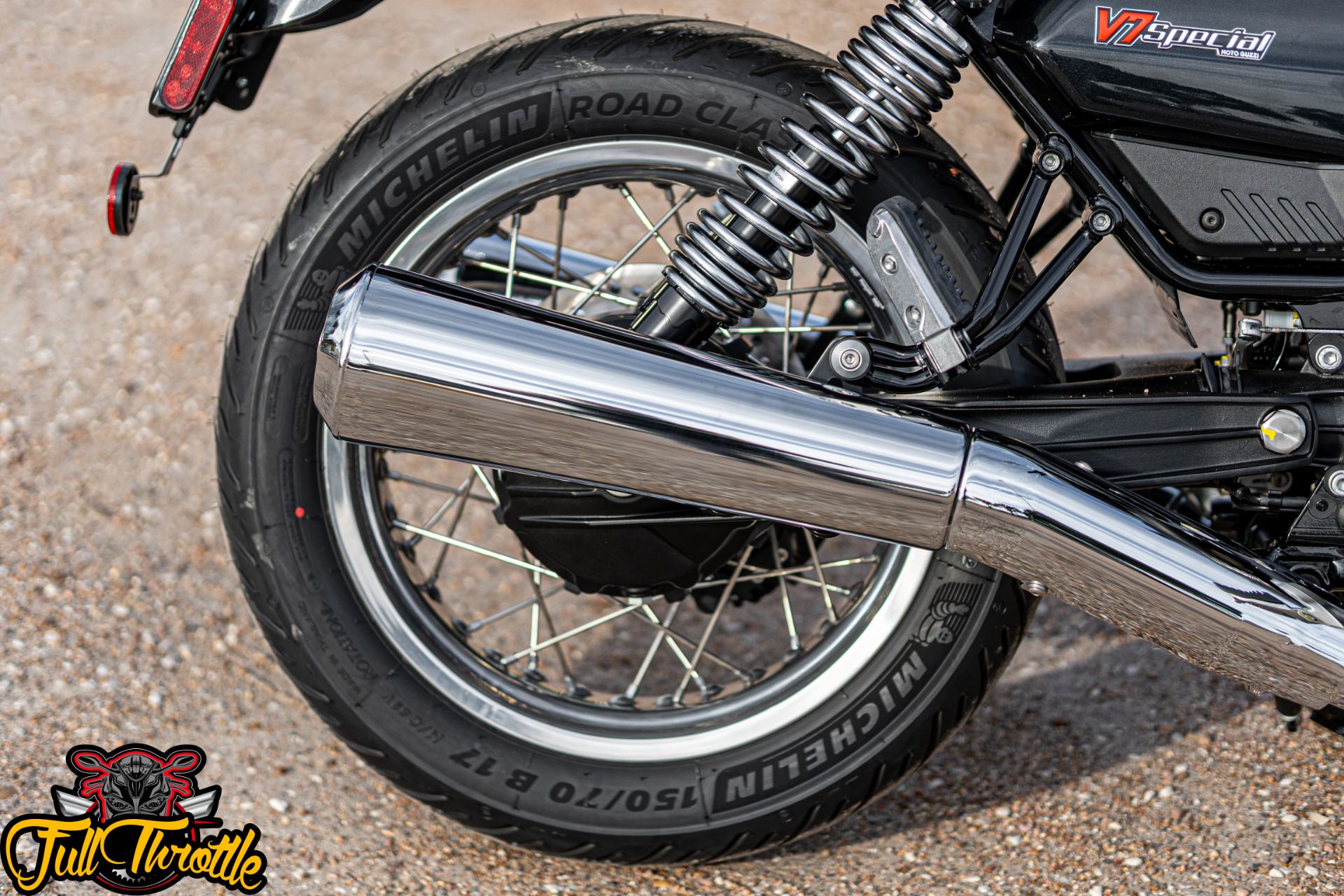 2023 Moto Guzzi V7 Special in Houston, Texas - Photo 9