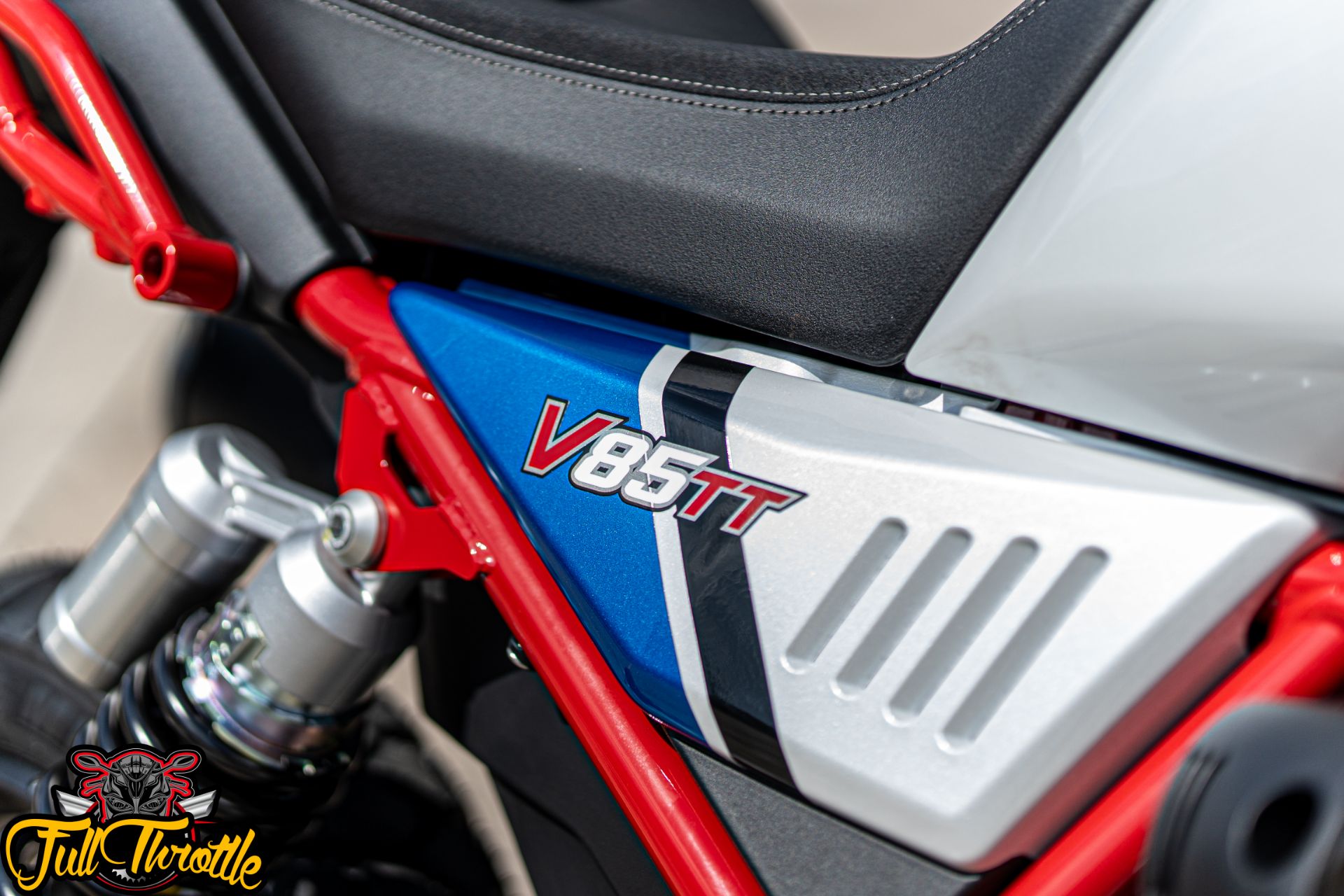 2023 Moto Guzzi V85 TT Adventure in Houston, Texas - Photo 11