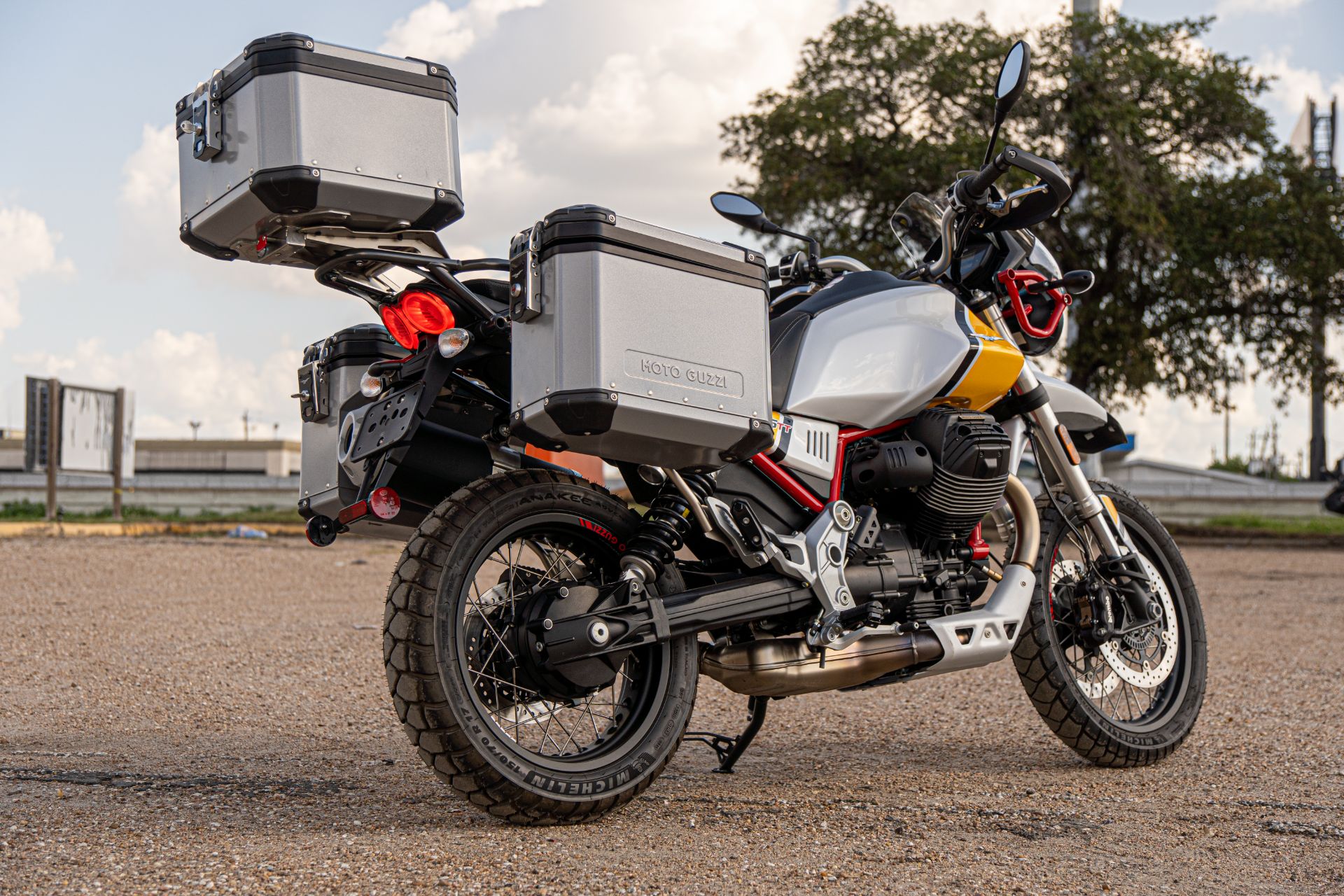 2020 Moto Guzzi V85 TT Adventure in Houston, Texas - Photo 3
