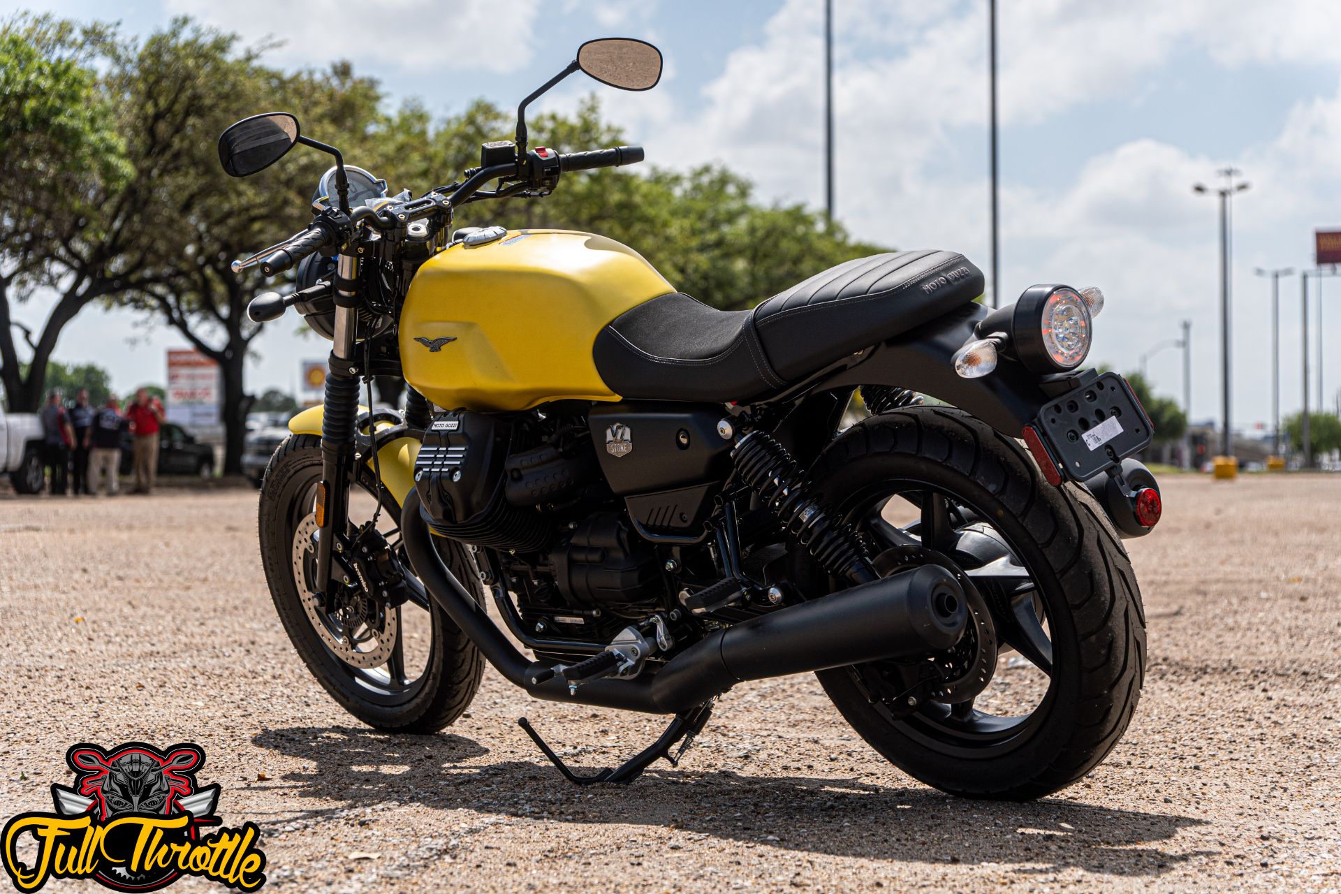 2022 Moto Guzzi V7 Stone in Houston, Texas - Photo 5