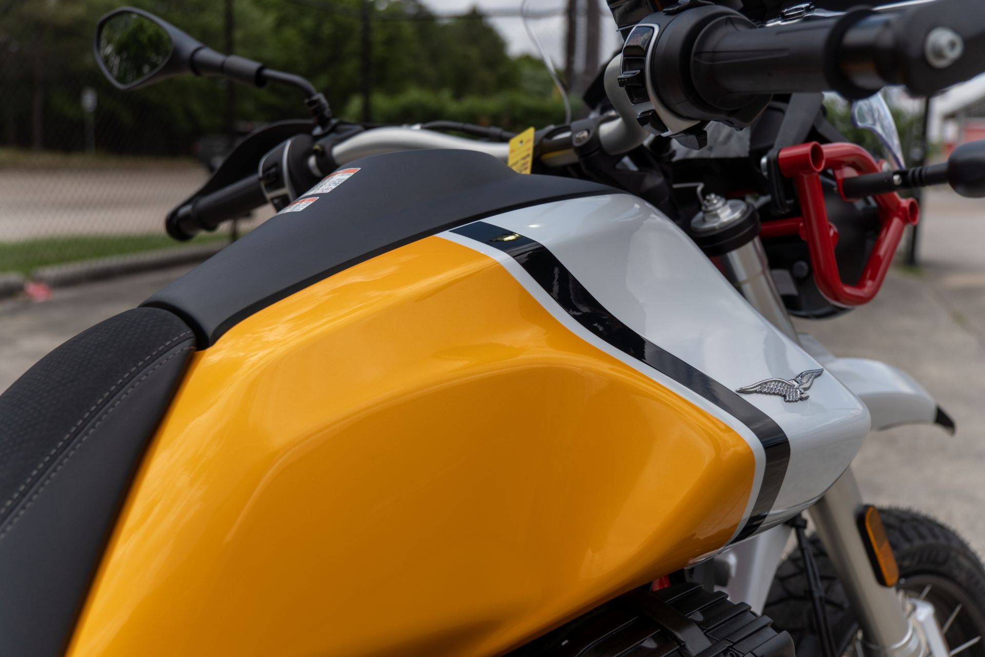 2022 Moto Guzzi V85 TT Adventure in Houston, Texas - Photo 16