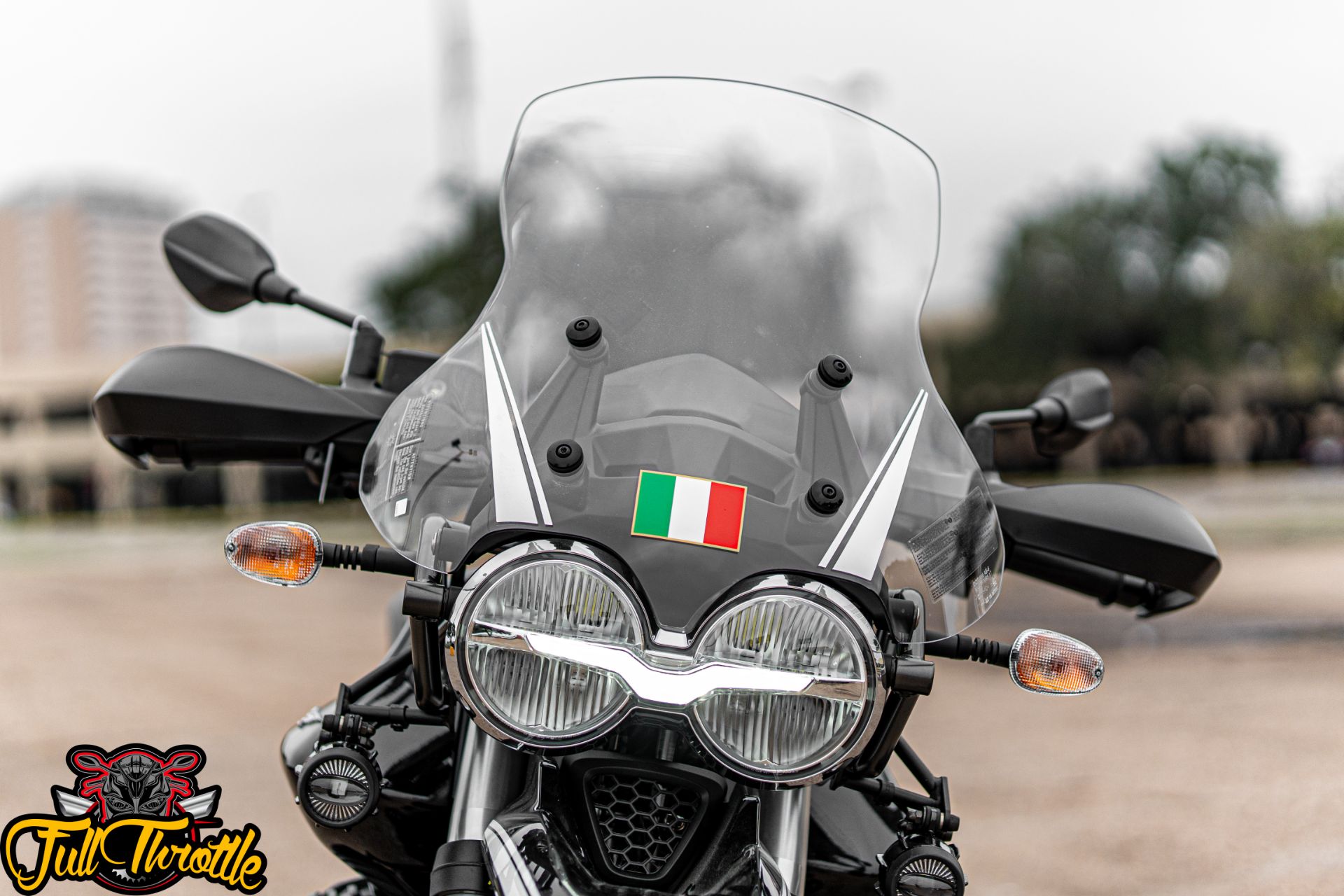 2023 Moto Guzzi V85 TT Guardia D’onore in Houston, Texas - Photo 8