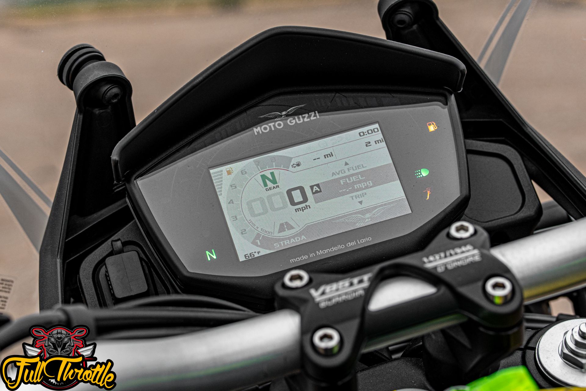 2023 Moto Guzzi V85 TT Guardia D’onore in Houston, Texas - Photo 17