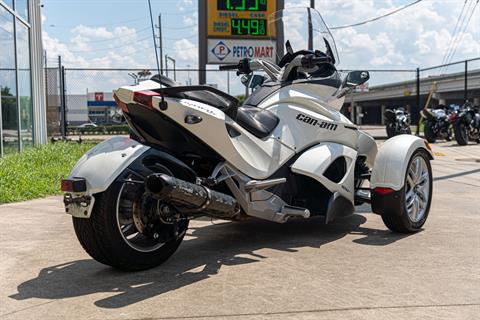 2014 Can-Am Spyder® ST SE5 in Houston, Texas - Photo 4